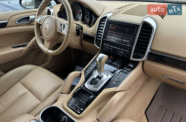 Внедорожник / Кроссовер Porsche Cayenne 2011 в 