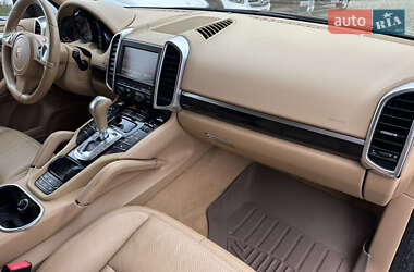 Внедорожник / Кроссовер Porsche Cayenne 2011 в 