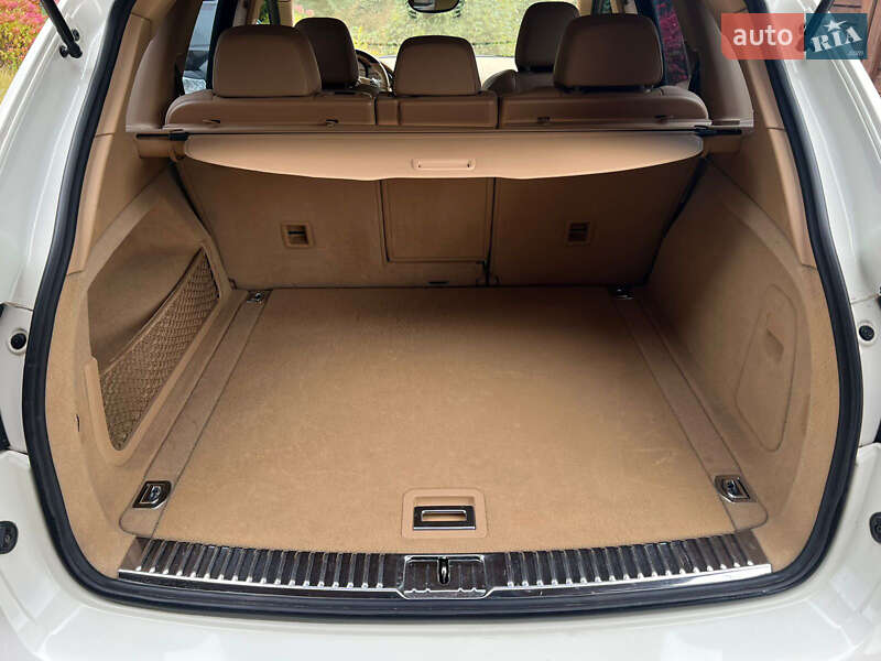 Внедорожник / Кроссовер Porsche Cayenne 2011 в Киеве