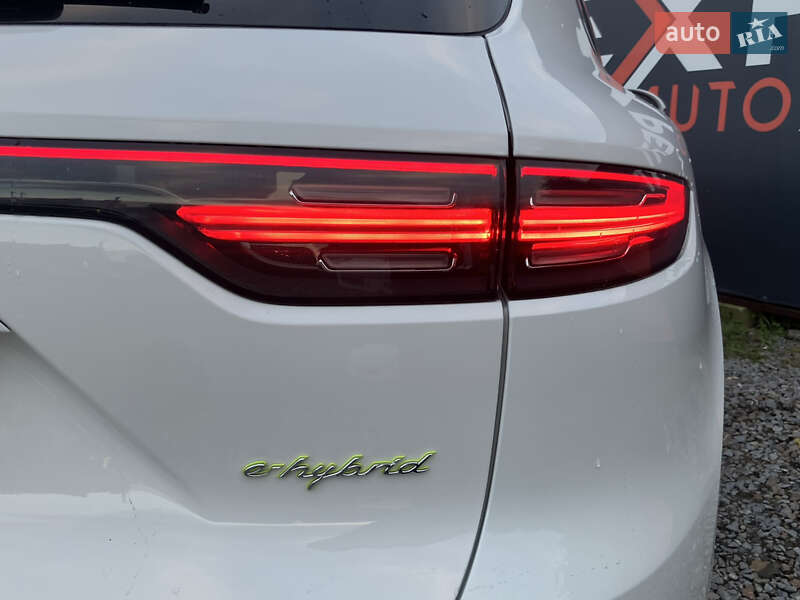 Внедорожник / Кроссовер Porsche Cayenne 2019 в Львове