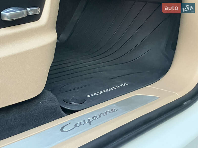 Внедорожник / Кроссовер Porsche Cayenne 2019 в Львове