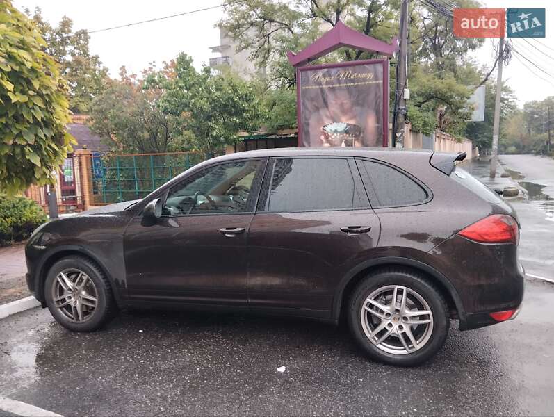 Позашляховик / Кросовер Porsche Cayenne 2013 в Одесі