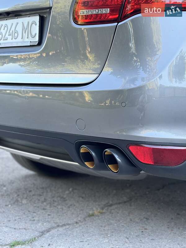 Позашляховик / Кросовер Porsche Cayenne 2010 в Києві