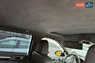 Позашляховик / Кросовер Porsche Cayenne 2010 в 