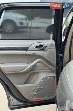 Позашляховик / Кросовер Porsche Cayenne 2010 в 