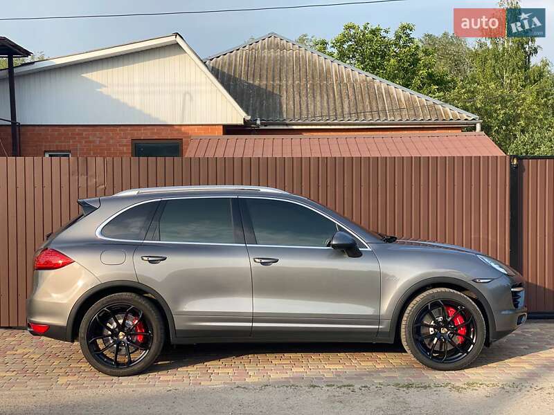 Позашляховик / Кросовер Porsche Cayenne 2010 в Києві