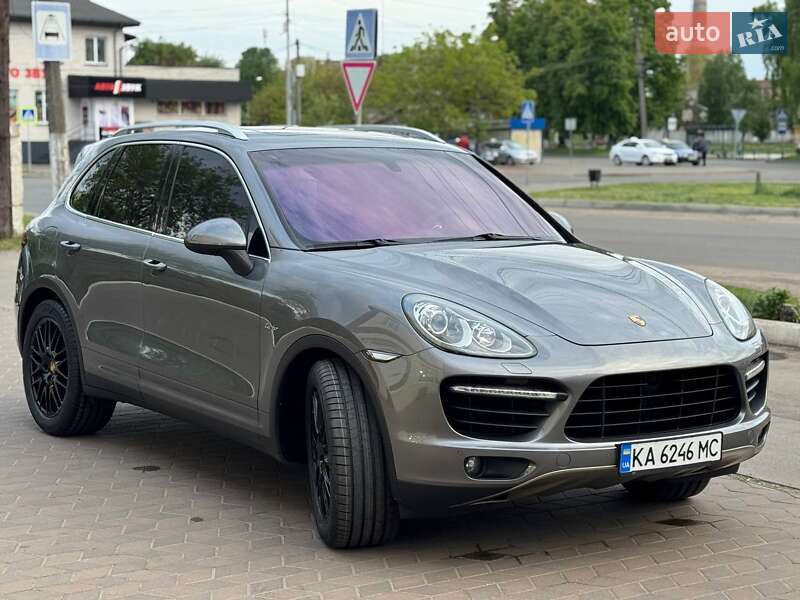 Позашляховик / Кросовер Porsche Cayenne 2010 в Києві