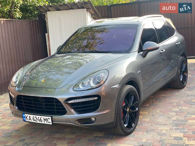 Позашляховик / Кросовер Porsche Cayenne 2010 в Києві