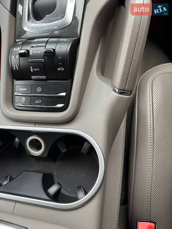 Позашляховик / Кросовер Porsche Cayenne 2010 в Києві