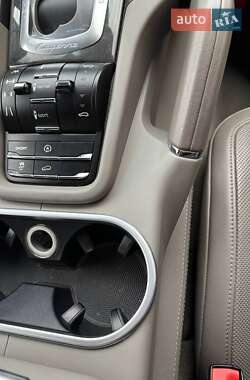 Позашляховик / Кросовер Porsche Cayenne 2010 в 