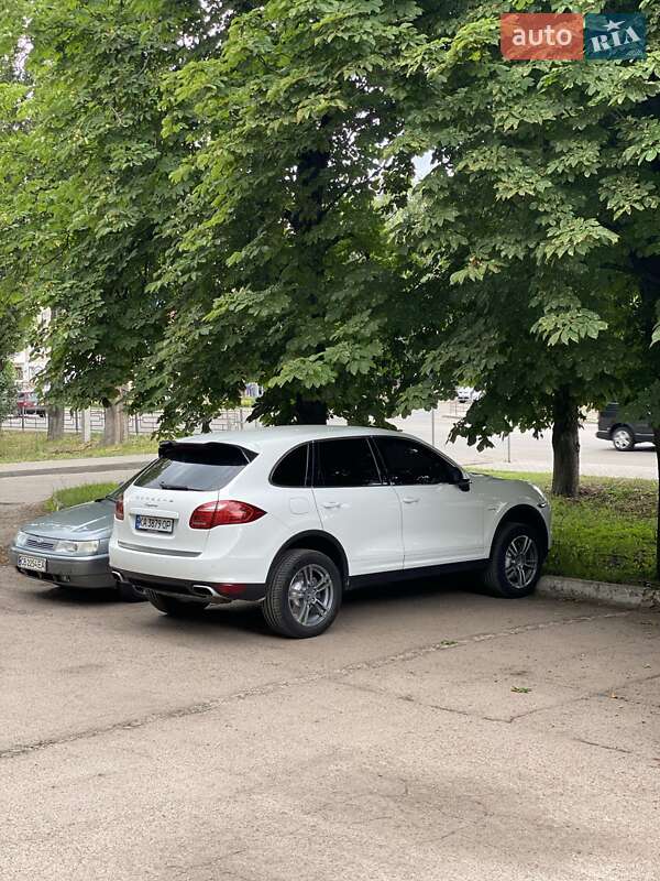 Позашляховик / Кросовер Porsche Cayenne 2013 в Ніжині