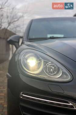 Внедорожник / Кроссовер Porsche Cayenne 2013 в 