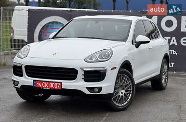 Внедорожник / Кроссовер Porsche Cayenne 2015 в 
