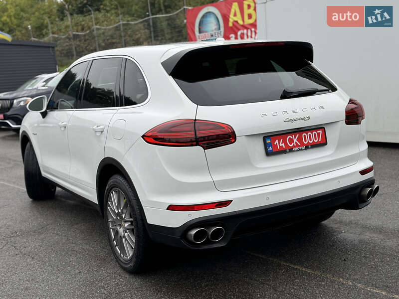 Внедорожник / Кроссовер Porsche Cayenne 2015 в Львове
