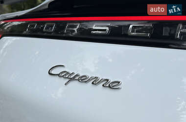 Позашляховик / Кросовер Porsche Cayenne 2019 в 