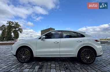 Позашляховик / Кросовер Porsche Cayenne 2019 в 