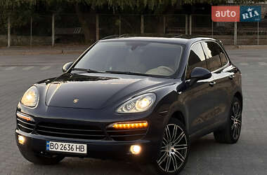 Внедорожник / Кроссовер Porsche Cayenne 2011 в 