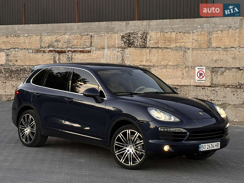 Внедорожник / Кроссовер Porsche Cayenne 2011 в Тернополе
