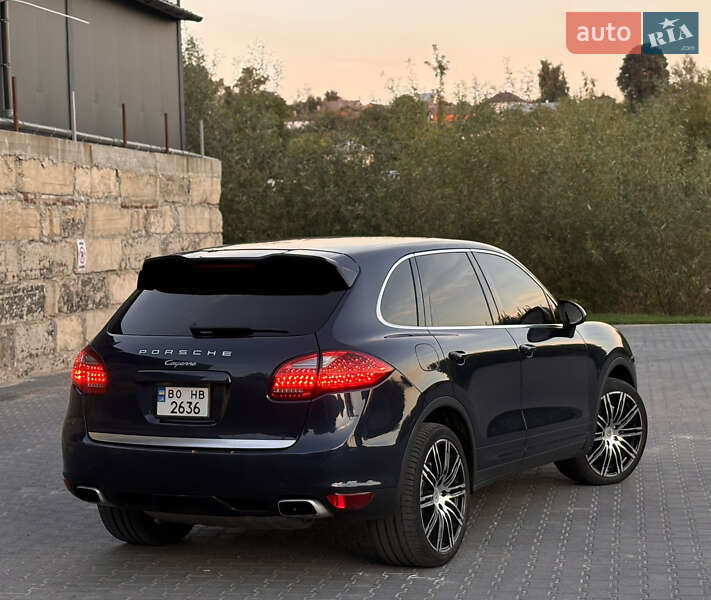 Внедорожник / Кроссовер Porsche Cayenne 2011 в Тернополе