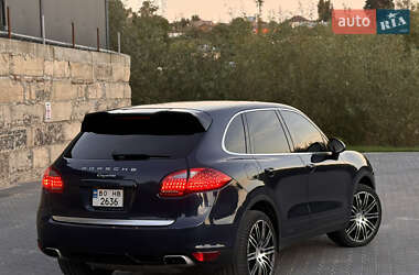 Внедорожник / Кроссовер Porsche Cayenne 2011 в 