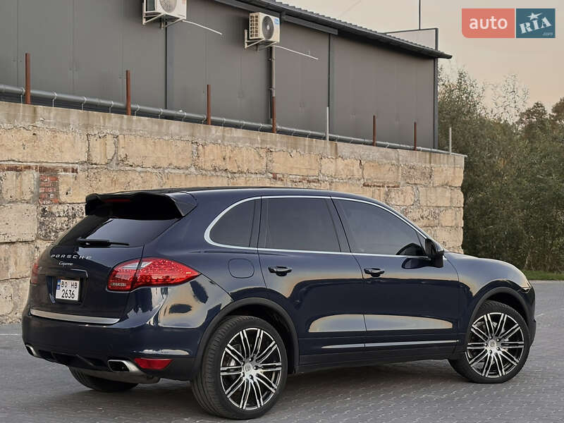 Внедорожник / Кроссовер Porsche Cayenne 2011 в Тернополе