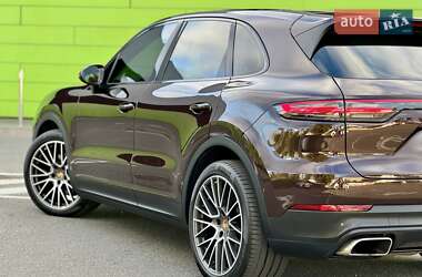 Позашляховик / Кросовер Porsche Cayenne 2018 в 