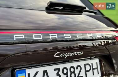 Позашляховик / Кросовер Porsche Cayenne 2018 в 