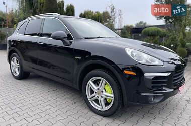 Позашляховик / Кросовер Porsche Cayenne 2015 в 
