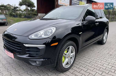 Позашляховик / Кросовер Porsche Cayenne 2015 в 