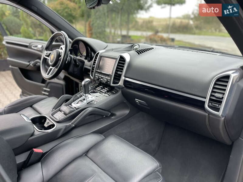 Внедорожник / Кроссовер Porsche Cayenne 2015 в Луцке фото 24 Внедорожник / Кроссовер Porsche Cayenne 2015 в Луцке