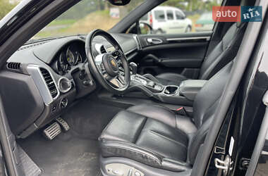 Позашляховик / Кросовер Porsche Cayenne 2015 в 