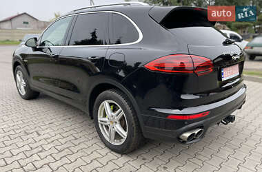 Позашляховик / Кросовер Porsche Cayenne 2015 в 