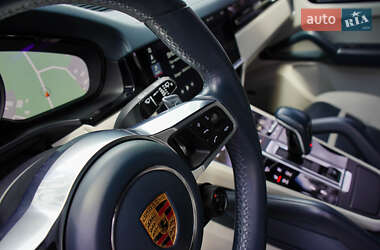 Позашляховик / Кросовер Porsche Cayenne 2019 в 