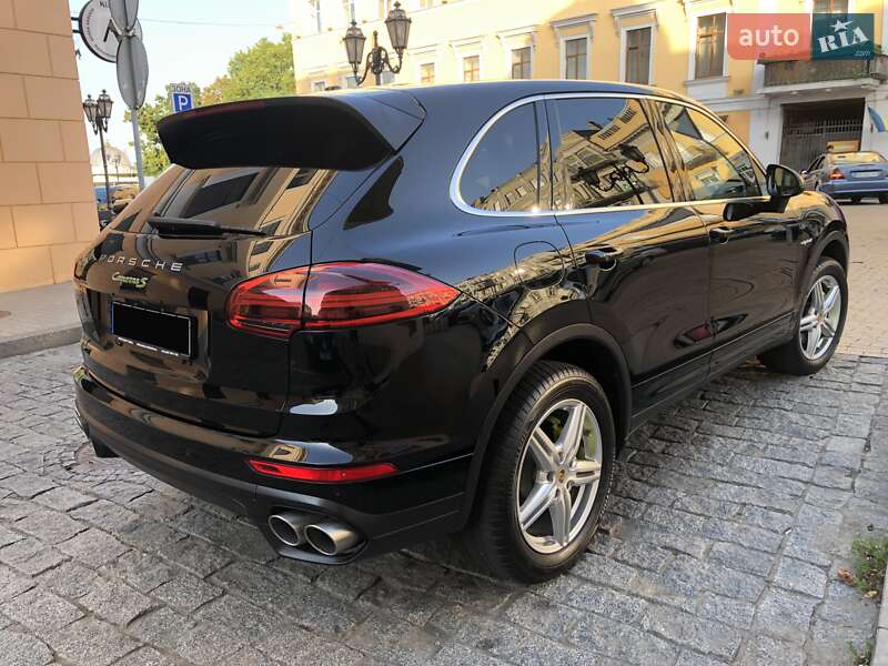 Позашляховик / Кросовер Porsche Cayenne 2015 в Одесі