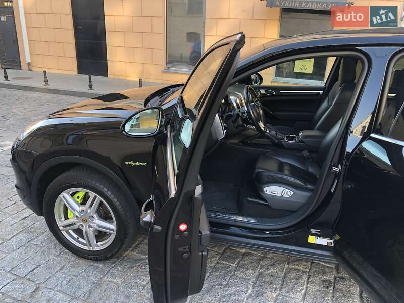 Позашляховик / Кросовер Porsche Cayenne 2015 в Одесі