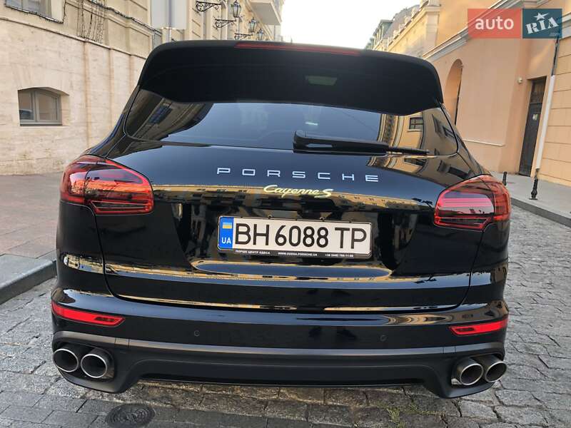 Позашляховик / Кросовер Porsche Cayenne 2015 в Одесі