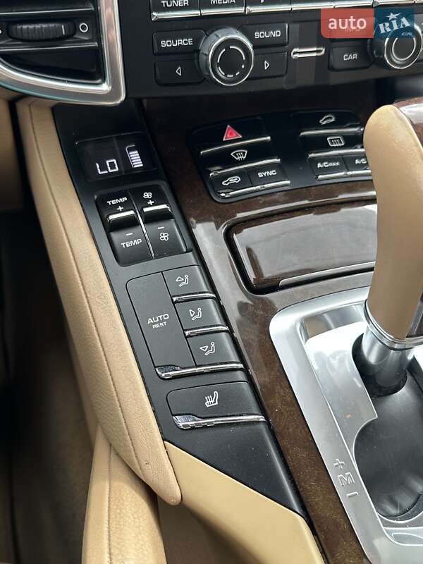 Позашляховик / Кросовер Porsche Cayenne 2014 в Білогородці