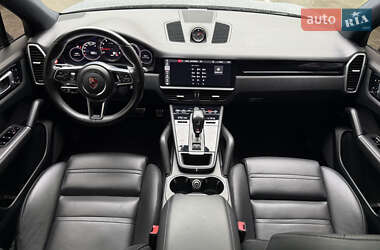 Позашляховик / Кросовер Porsche Cayenne 2019 в 