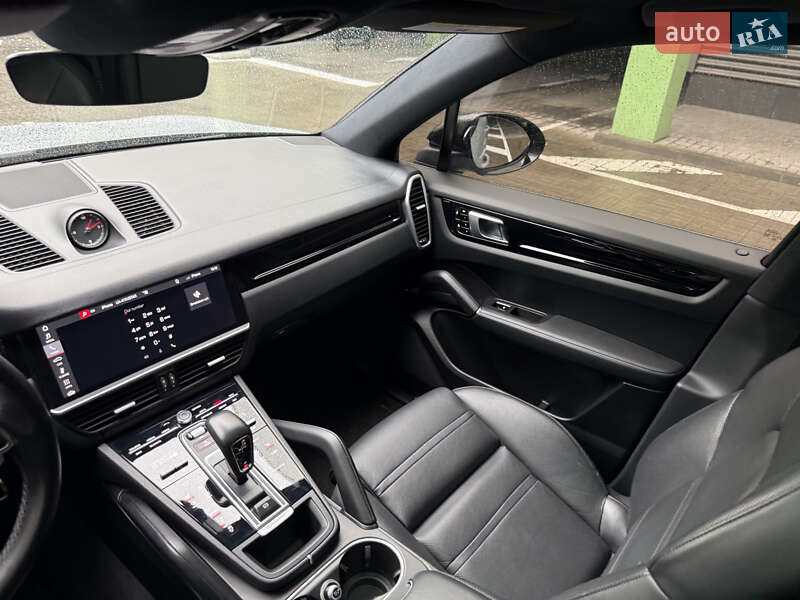 Внедорожник / Кроссовер Porsche Cayenne 2019 в Киеве