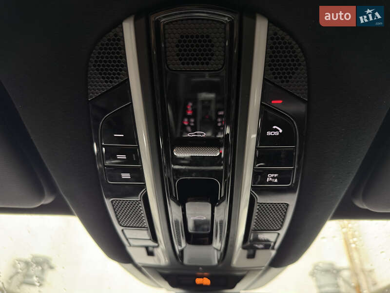 Внедорожник / Кроссовер Porsche Cayenne 2019 в Киеве