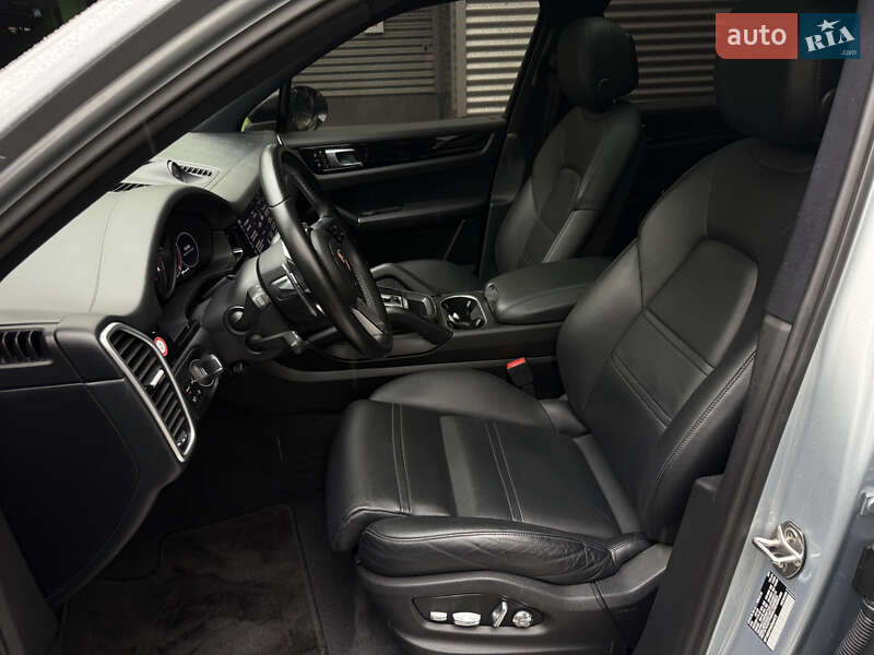 Внедорожник / Кроссовер Porsche Cayenne 2019 в Киеве
