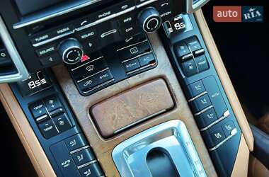 Позашляховик / Кросовер Porsche Cayenne 2016 в 