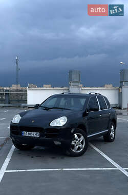 Позашляховик / Кросовер Porsche Cayenne 2004 в 