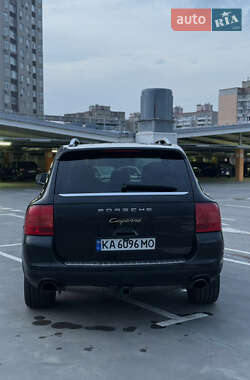 Позашляховик / Кросовер Porsche Cayenne 2004 в 
