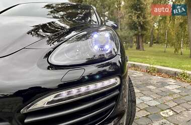 Внедорожник / Кроссовер Porsche Cayenne 2014 в 