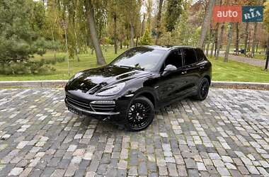 Внедорожник / Кроссовер Porsche Cayenne 2014 в 