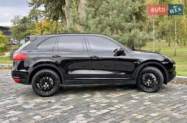Внедорожник / Кроссовер Porsche Cayenne 2014 в 