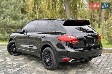 Внедорожник / Кроссовер Porsche Cayenne 2014 в 