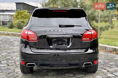 Внедорожник / Кроссовер Porsche Cayenne 2014 в 