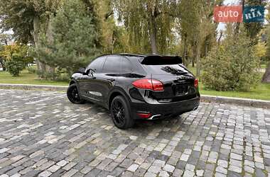 Внедорожник / Кроссовер Porsche Cayenne 2014 в 